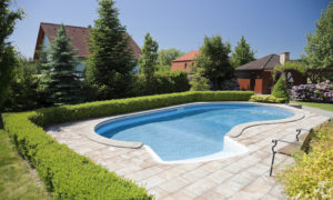 5 Important Rules for Any Apartment Pool