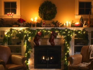 How to Properly Decorate Your Apartment for the Holidays