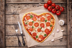valentines day apartment heart pizza